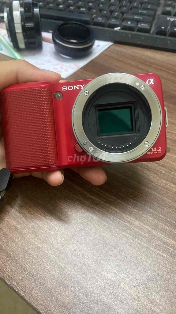 Máy ảnh Sony NEX-3 Đỏ Đã sử dụng. Mua bán Máy ảnh, Máy quay tại Huyện Lương Tài Bắc Ninh được đăng bởi Hoàng Anh Trần Viết hình 1