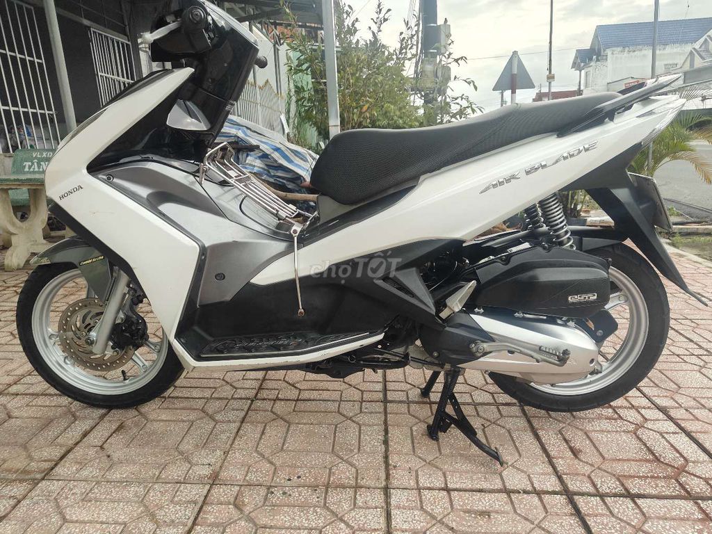 AIRBLADE FI 2015 NGUYÊN ZIN. Mua bán Xe máy tại Huyện Bình Tân Vĩnh Long được đăng bởi MƯỜI   BÌNH TÂN VL hình 5