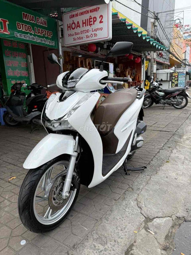 Honda SH 160 - Siêu lướt