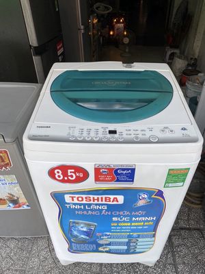 Máy giặt Toshiba 8.2 kg, nhập khẩu Thái Lan