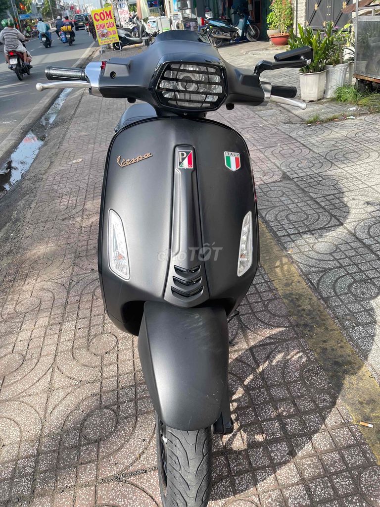 Piaggio Vespa Sprint 2018 Đen 13.000 km. Mua bán Xe máy tại Quận 8 Tp Hồ Chí Minh được đăng bởi Hiếu Nguyễn hình 2