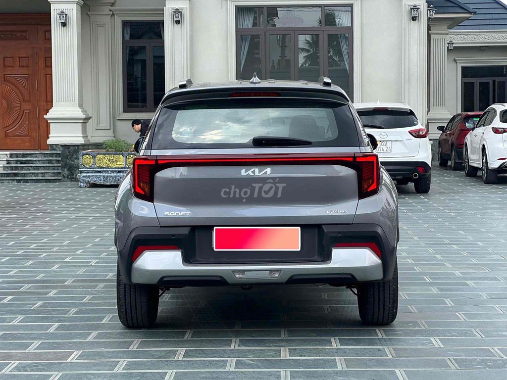 Kia Sonet Luxury 2024 Серый 17 тыс. км