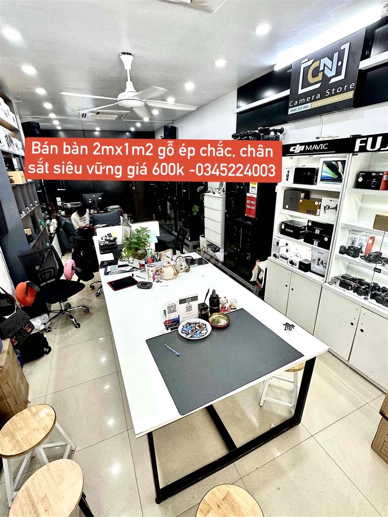 Bàn làm việc gỗ ép, sắt 2mx1m2. Mua bán Bàn ghế tại Quận Đống Đa Hà Nội được đăng bởi Truong Khanh hình 1