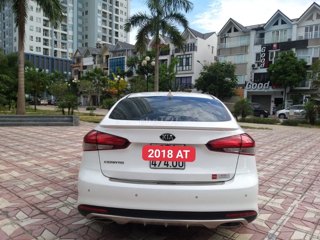 0985242081 - Kia Cerato 1.6AT 2018 chạy1,8 van,siêu lướt