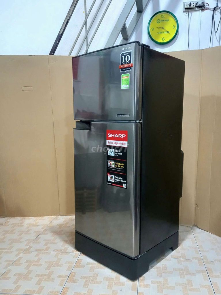 Tủ lạnh Sharp U17P5R đời mới, tiết kiệm điện năng.. Mua bán Tủ lạnh tại Quận Tân Bình Tp Hồ Chí Minh được đăng bởi Phương hình 1