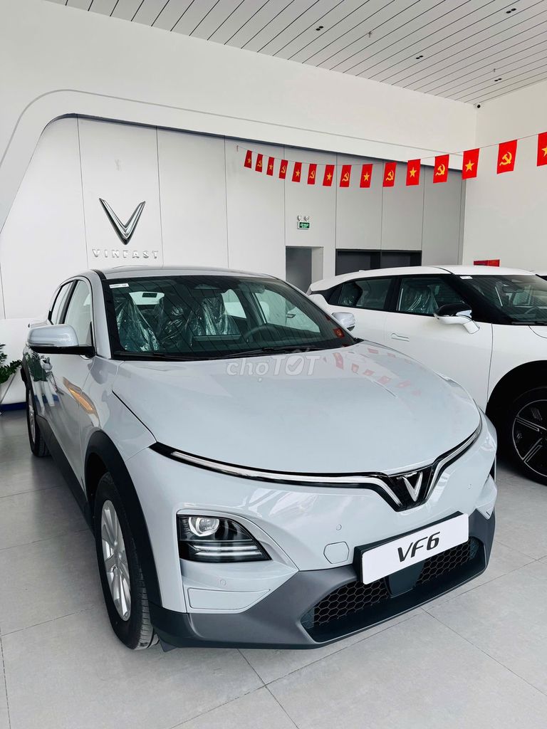 VinFast VF6 Xám - Xe Sẵn - Trả Trước 10% - HTX. Mua bán Ô tô tại Huyện Hóc Môn Tp Hồ Chí Minh được đăng bởi Vinfast Hóc Môn Trọng Phúc hình 1