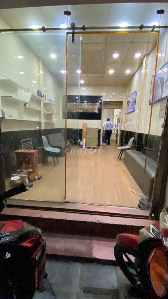 Аренда · 2 комн. · 37 м² · Quận 10, ул. Đường Lê Hồng Phong