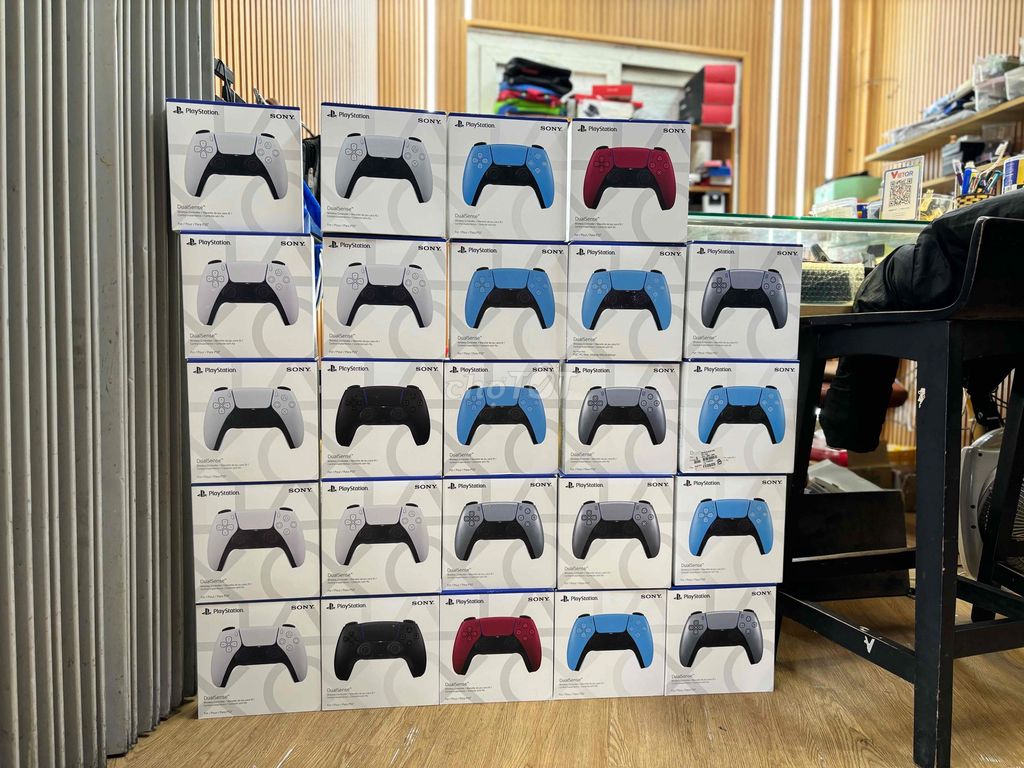 Tay cầm chơi game Sony DualSense New. Mua bán Thiết bị chơi game tại Quận Hải Châu Đà Nẵng được đăng bởi LinhNguyenMedia IIO Nguyễn Hữu Thọ XV năm I địa chỉ  hình 1