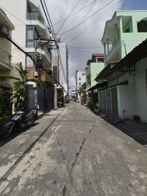 Nhà phố 72 m² · 7 PN · Đường Hoàng Bật Đạt