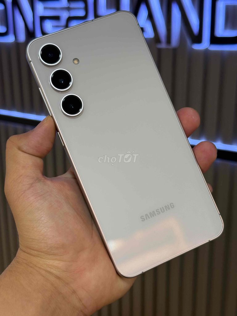 Samsung S24 FE 128GB Bạc Đã sử dụng. Mua bán Điện thoại tại Quận 3 Tp Hồ Chí Minh được đăng bởi Phone2Hand hình 1
