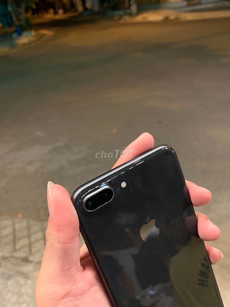 0905727812 - Apple iPhone 8 plus đen 64G rin keng
