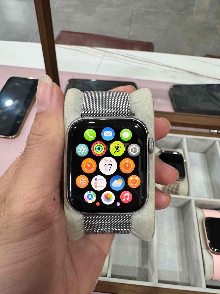 Apple Watch Series 4 Thép 44mm. Mua bán Thiết bị đeo thông minh tại Quận Thanh Khê Đà Nẵng được đăng bởi Apple Watch Chính Hãng SO1 DaNang hình 1