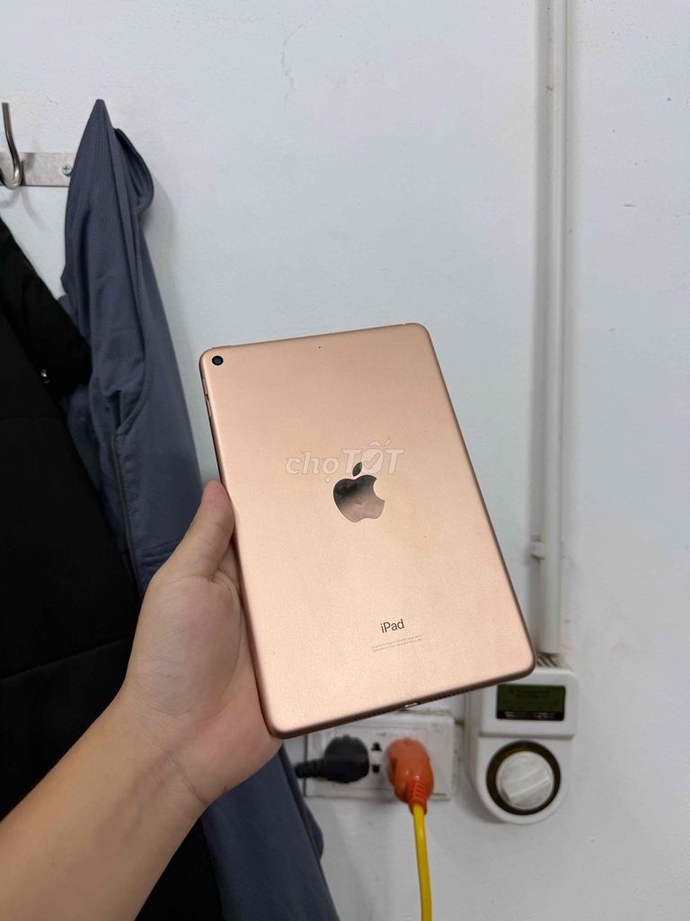 Apple iPad Mini 5 64GB Vàng. Mua bán Máy tính bảng tại Quận Đống Đa Hà Nội được đăng bởi Hoàng quân store hình 1