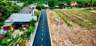 Chủ gửi 1 cặp 450m2, giá full 545tr/lô, đối diện kinh doanh quán Café.