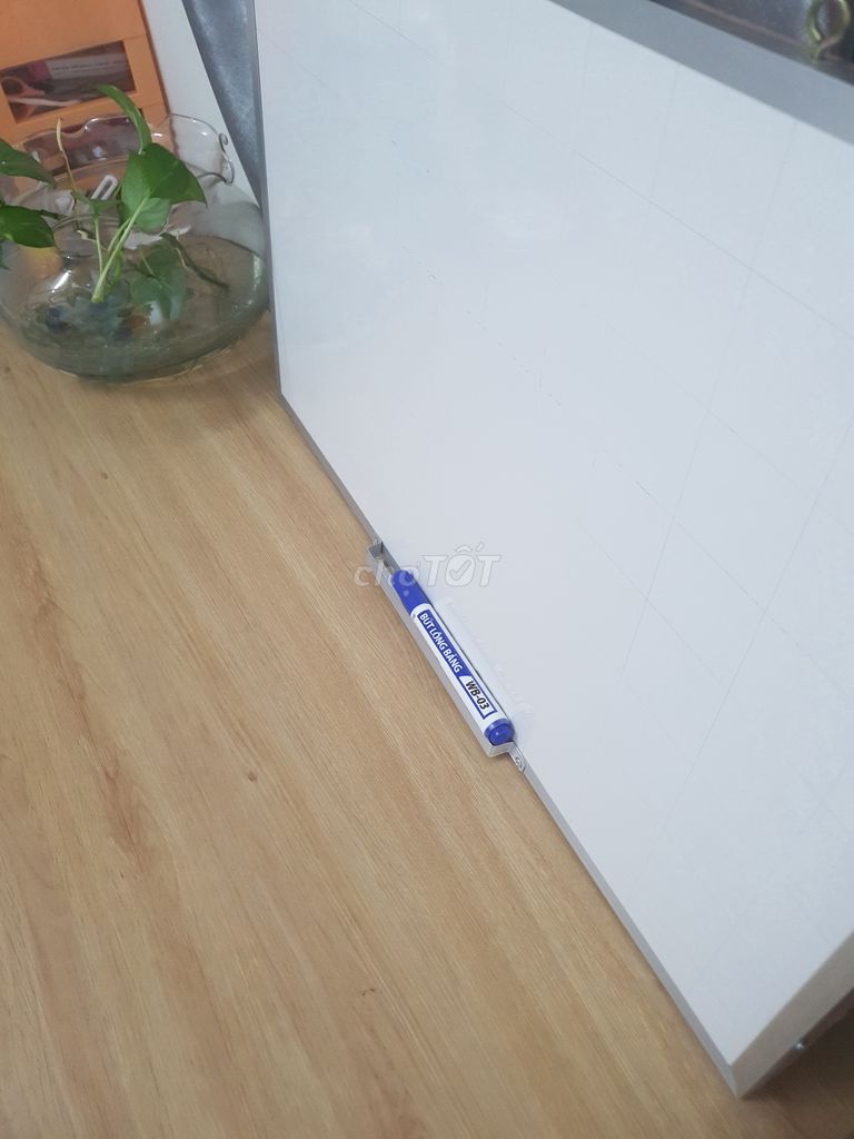 Bán bảng trắng 40x60 + 1 bút lông