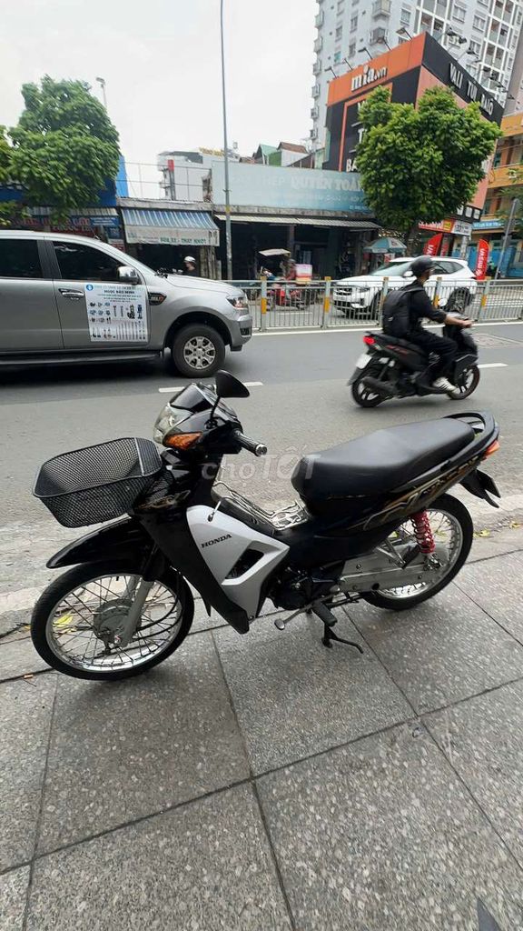 Honda Wave A 2021 черно-серебристый 90% новые