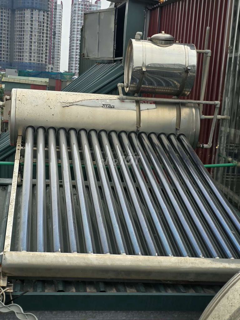 Máy nước nóng Titan Bạc. Mua bán Thiết bị vệ sinh, nhà tắm tại Quận Hoàng Mai Hà Nội được đăng bởi Nguyễn Xuân Ba hình 1