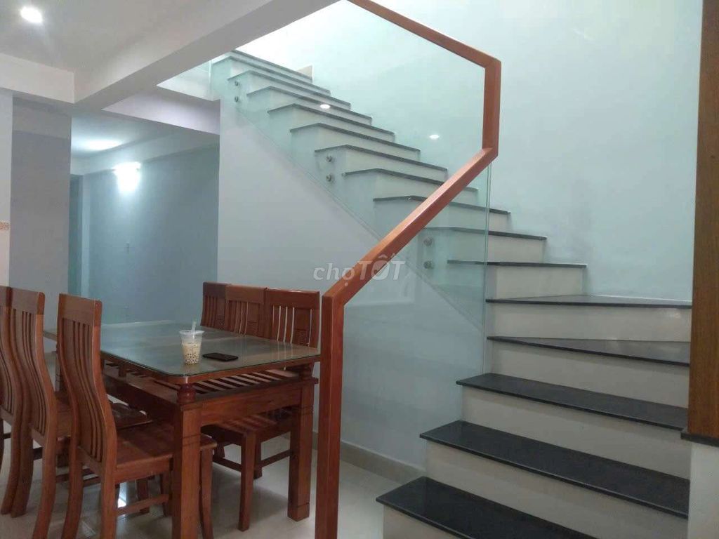 Аренда · 3 комн. · 100 м² · Quận Cẩm Lệ, ул. Đường Huỳnh Ngọc Đủ