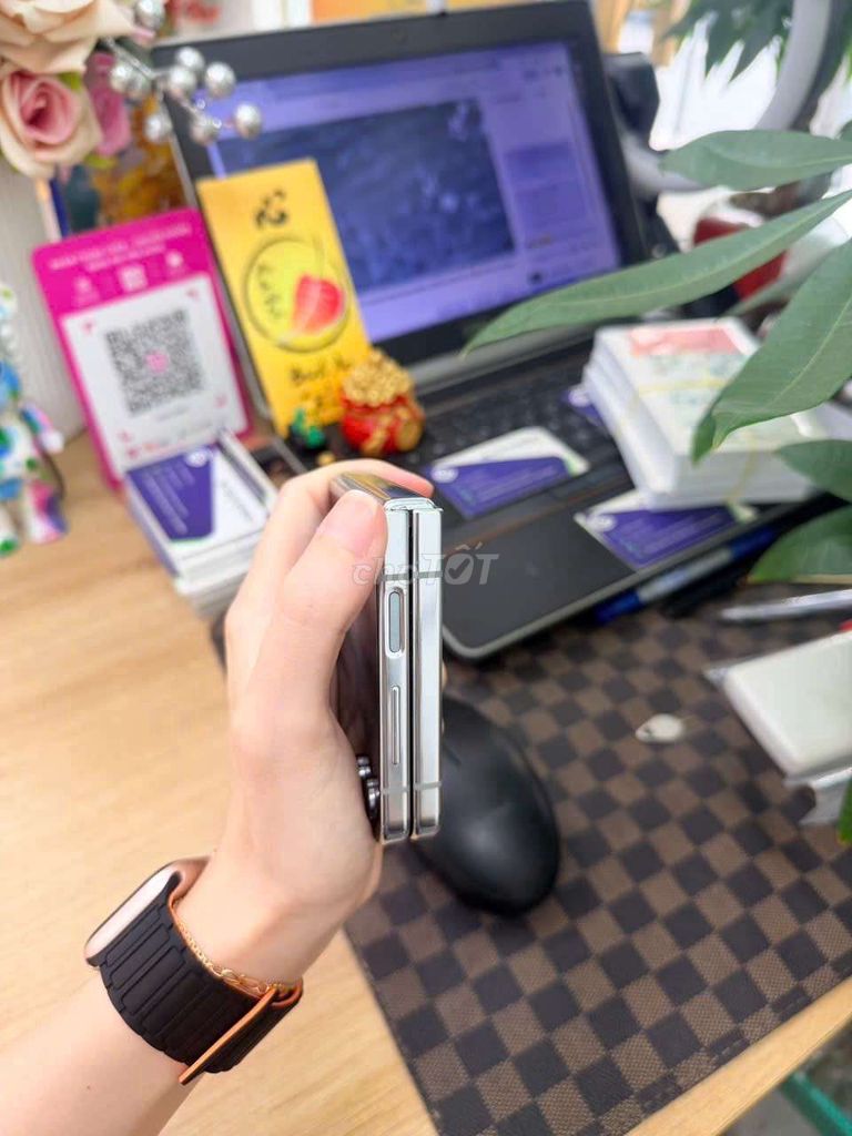 Samsung Z Flip 5 256GB Bạc. Mua bán Điện thoại tại Thành phố Thủ Đức Tp Hồ Chí Minh được đăng bởi Minh phương hình 1