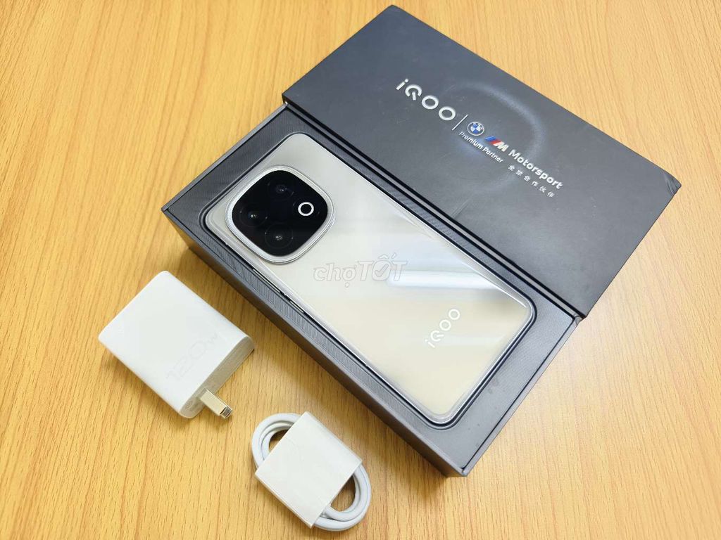 Vivo IQOO 13 16/256Gb Snap8Elite Fullbox Sạc 120W