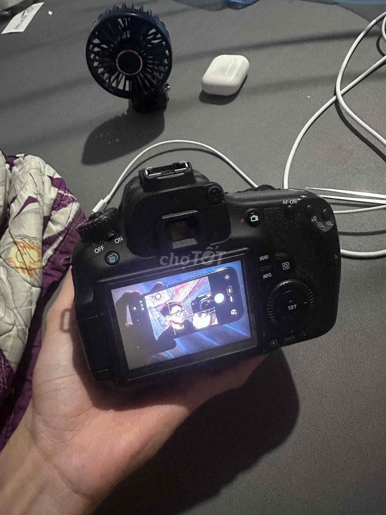 Máy ảnh Canon 60D DSLR Đen. Mua bán Máy ảnh, Máy quay tại Huyện Cai Lậy Tiền Giang được đăng bởi Quốc Kiệt  hình 1