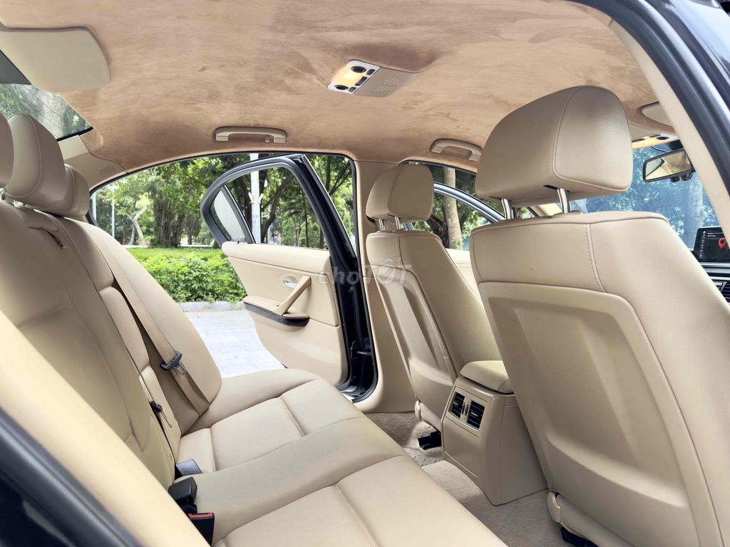 BMW 3 Series 325i 2010. Mua bán Ô tô tại Quận Long Biên Hà Nội được đăng bởi Tạ Dũng hình 11