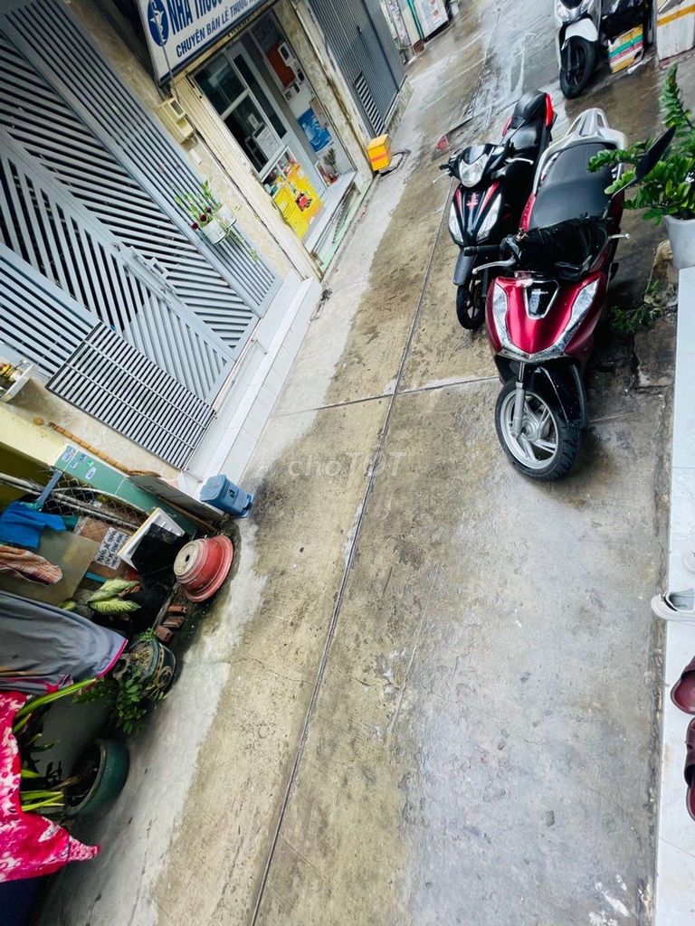 👉👉NGAY CHIẾN LƯỢC-BÌNH TÂN  2 TẦNG MỚI  - HẺM XE HƠI THÔNG 🔥

•