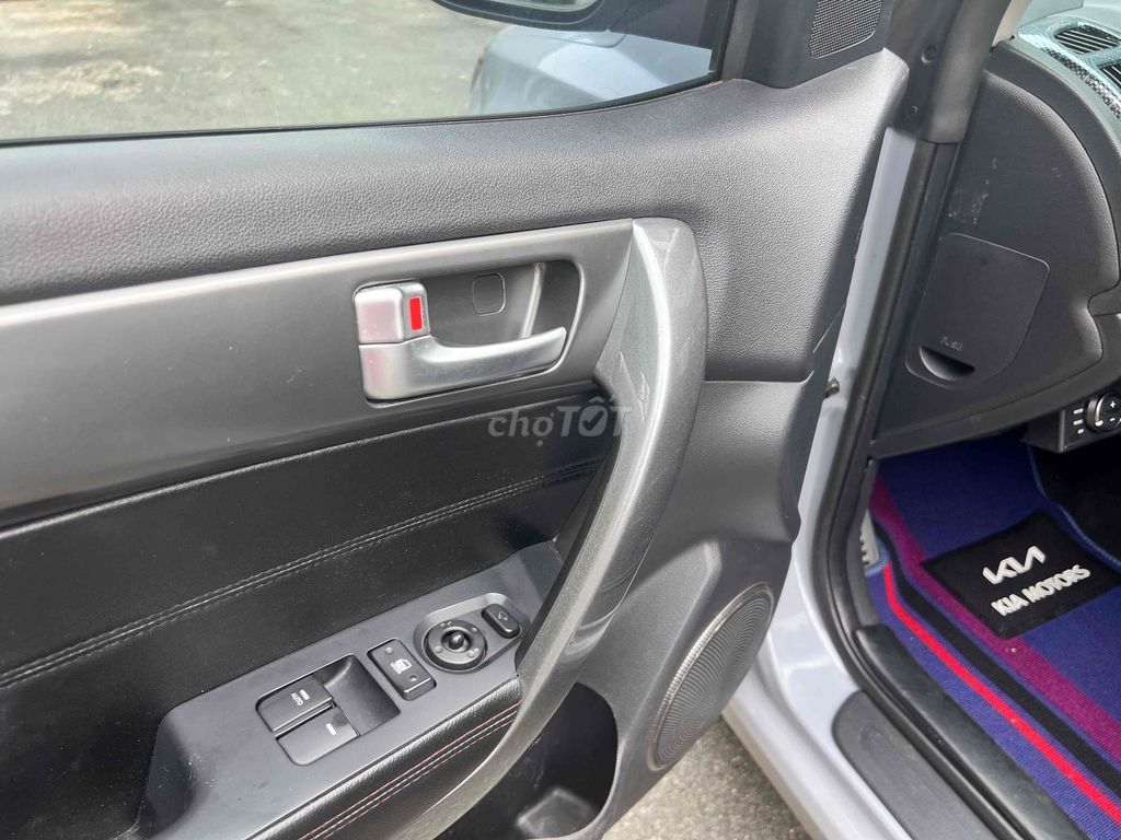 Kia Cerato Koup 2.0 AT 6 Cấp 2 cửa 5 Chỗ Rất Đẹp. Mua bán Ô tô tại Thành phố Dĩ An Bình Dương được đăng bởi Hiếu Auto Nghĩa Phát hình 8