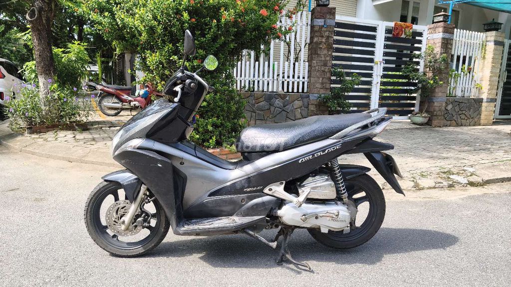 ОРИГИНАЛЬНАЯ МАШИНА HONDA AIRBLADE FI ВКУСНАЯ И ГЛАДКАЯ