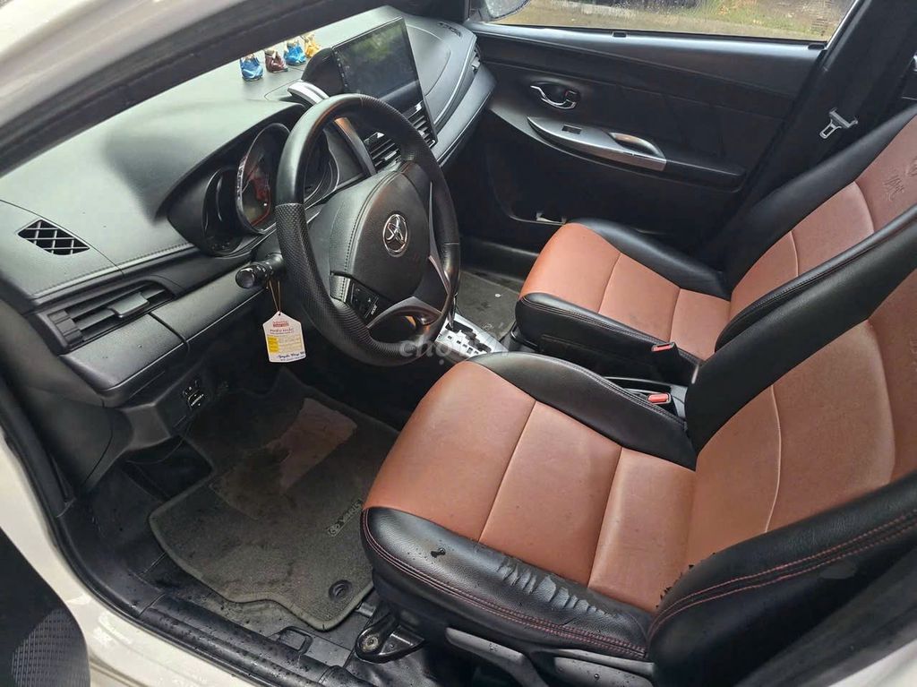 Тойота Ярис 1.3G 2014 Таиланд белая автоматическая