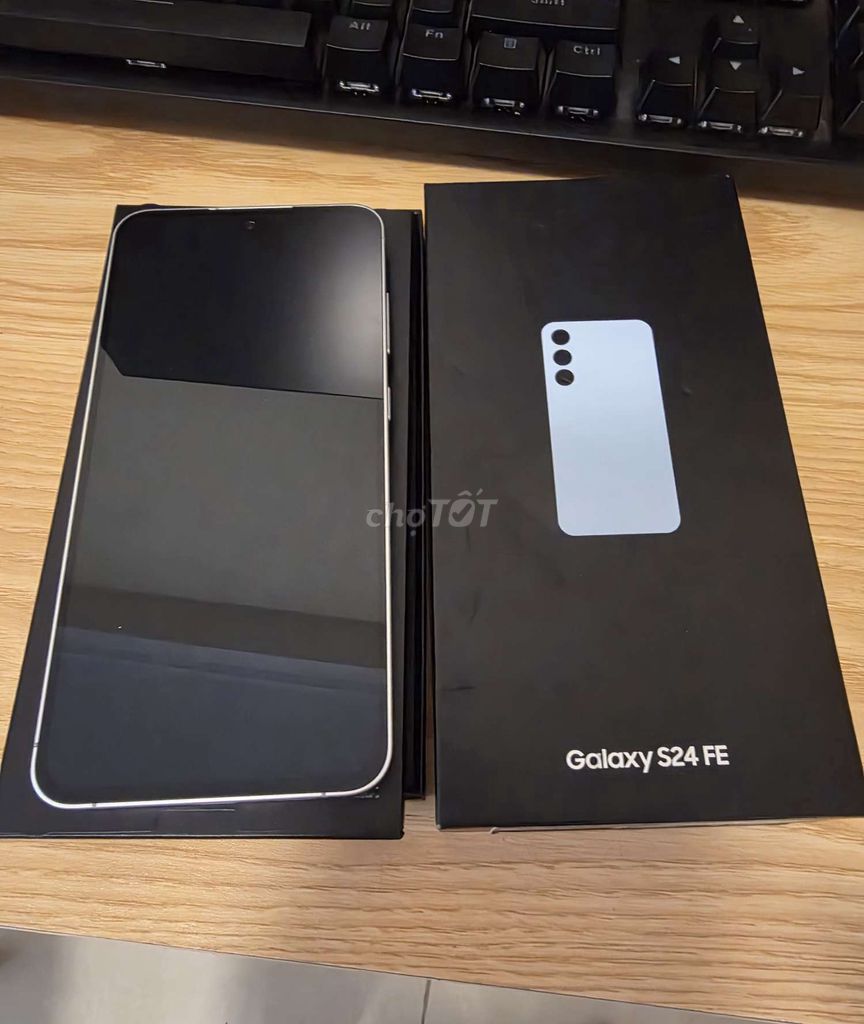 Samsung Galaxy S24 FE Bạc Mới. Mua bán Điện thoại tại Quận Bắc Từ Liêm Hà Nội được đăng bởi Nguyễn Hoàng hình 1