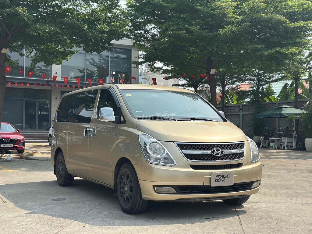 Hyundai Starex 2011 Песочный