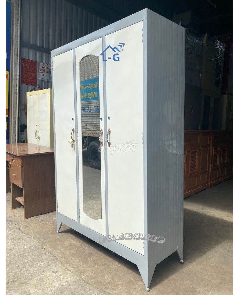 Tủ quần áo sắt--Tủ Sắt ...Tủ Sắt .Tủ Sắt /Tủ Sắt . Mua bán Tủ, kệ gia đình tại Quận Gò Vấp Tp Hồ Chí Minh được đăng bởi GIƯỜNG SẮT SƠN LÂM hình 1