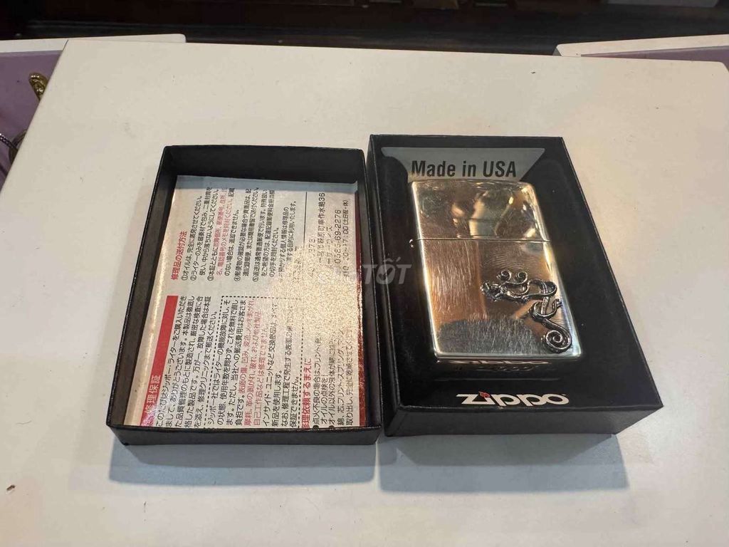 Bật lửa Zippo Emblem rồng Bạc 2022