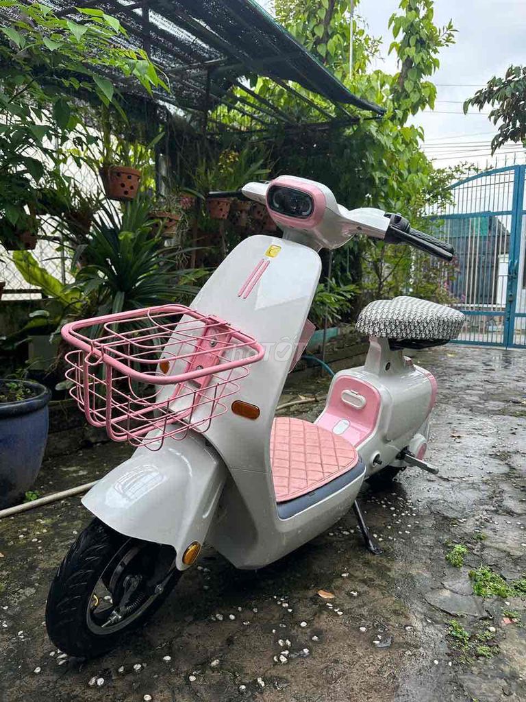 Xe điện K1 hottrend màu Trắng Hồng. Mua bán Xe điện tại Thành phố Thủ Dầu Một Bình Dương được đăng bởi Nguyễn Minh hình 1