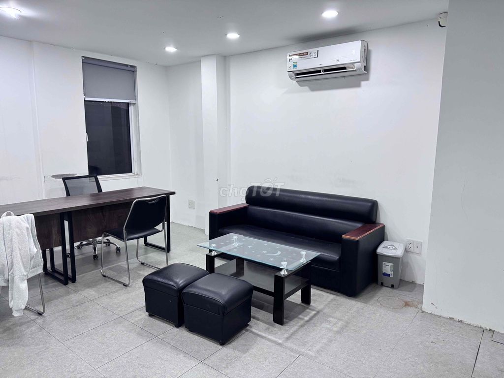 Nội thất văn phòng Gỗ, Kim loại, Da. Mua bán Đồ dùng văn phòng tại Quận 1 Tp Hồ Chí Minh được đăng bởi Dương Ngọc Huyền hình 1