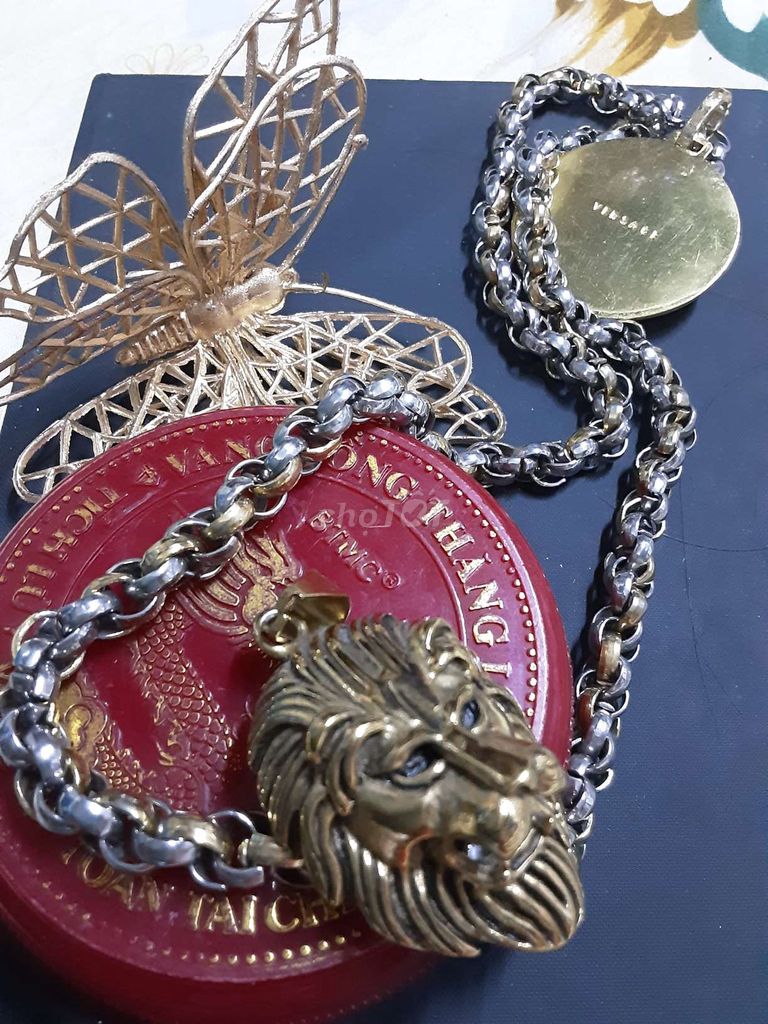 Dây chuyền Versace Kim loại Vàng Bạc. Mua bán Phụ kiện thời trang khác tại Quận Hai Bà Trưng Hà Nội được đăng bởi nguyen khanh ngoc hình 1