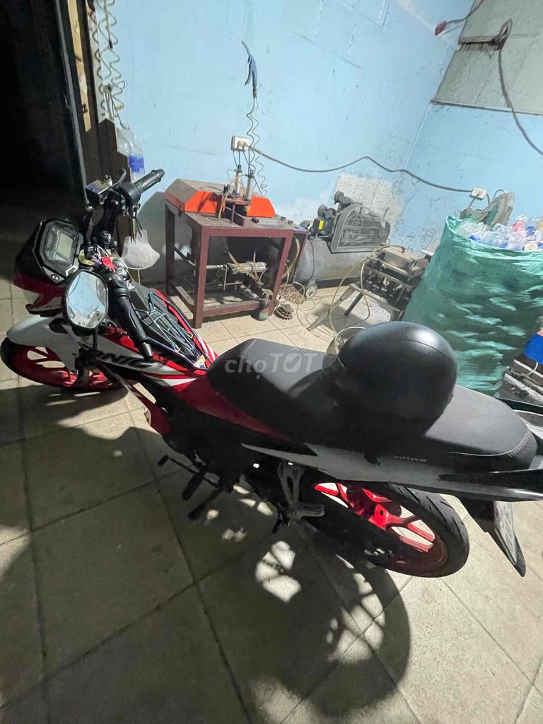 Honda Sonic 2023 Đỏ trắng đen. Mua bán Xe máy tại Quận Bình Tân Tp Hồ Chí Minh được đăng bởi Nguyễn Khoa hình 1