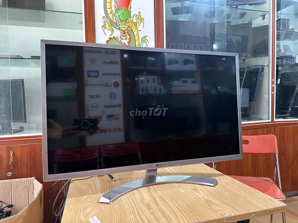 Màn hình máy tính LG 32 inch Bạc. Mua bán Phụ kiện (Màn hình, Chuột...) tại Quận Thanh Xuân Hà Nội được đăng bởi trunngdung hình 1