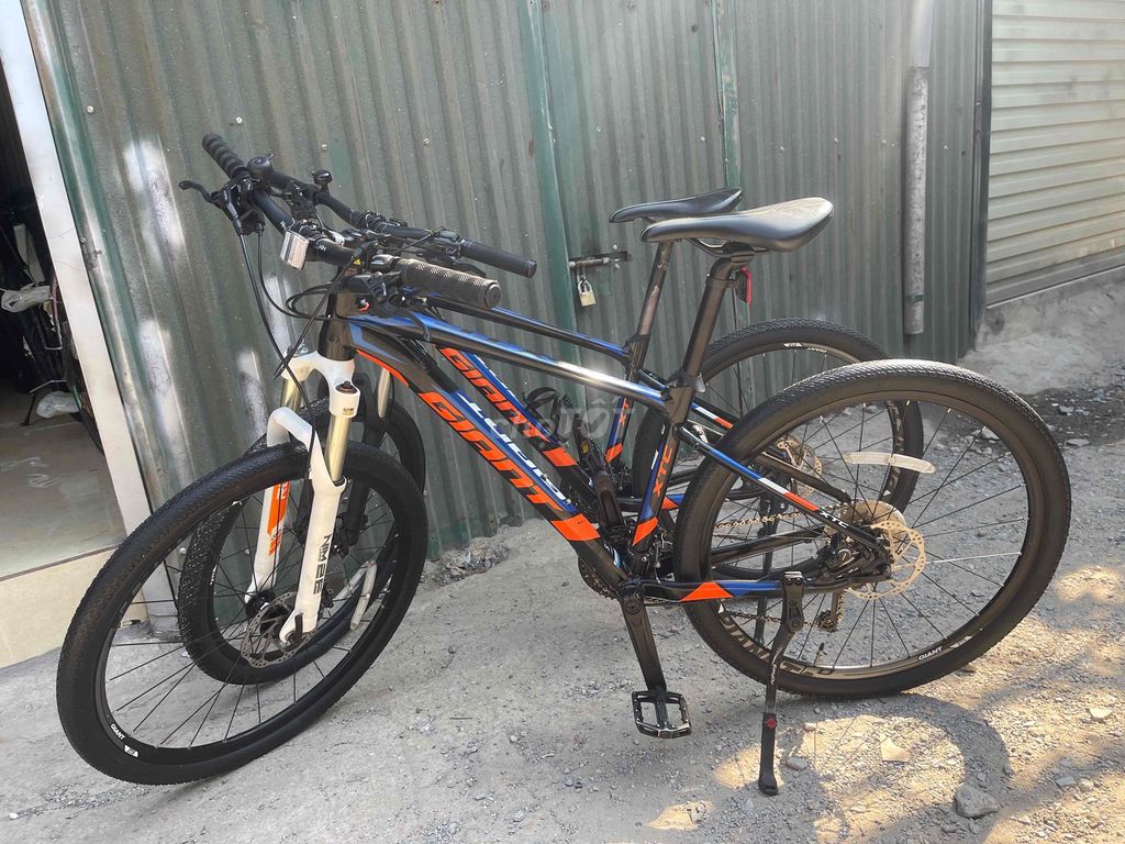 Xe đạp địa hình Giant XTC 800 Nhôm. Mua bán Xe đạp tại Quận Thanh Xuân Hà Nội được đăng bởi Sơn Lâm Bike 30 Ngõ 345 Khương Trung HN hình 1