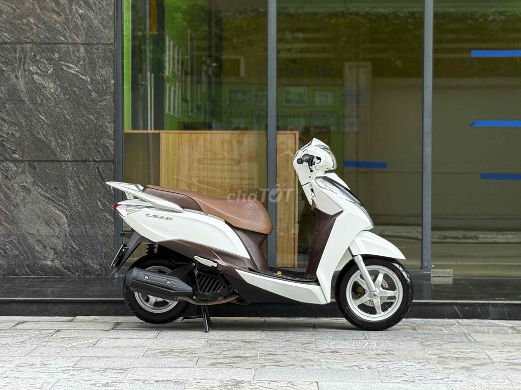 Lead125 Trắng Nâu Nguyên Bản đẹp biển Hn Lead. Mua bán Xe máy tại Quận Ba Đình Hà Nội được đăng bởi Xe Máy Nam Thi hình 4