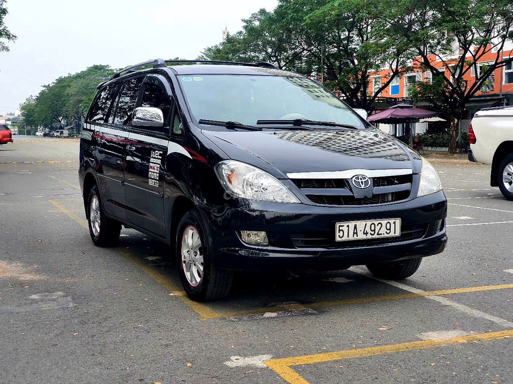 Toyota Innova 2006 G -  Màu đen đẹp