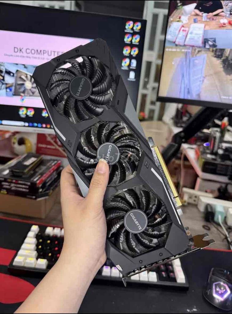 Card đồ họa Gigabyte RX 5600 XT Gaming OC. Mua bán Linh kiện (RAM, Card...) tại Huyện Trảng Bàng Tây Ninh được đăng bởi Khoa Nguyen hình 1