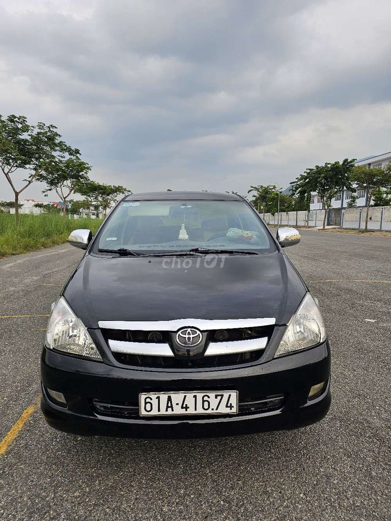 Toyota Innova 2008 G - 136 km