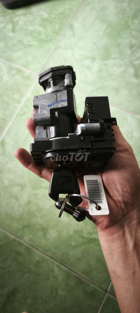 Ổ khóa cơ Honda Winner X V2 như mới chính hãng. Mua bán Phụ tùng xe tại Thành phố Tân An Long An được đăng bởi Tuỳ Duyên  hình 5