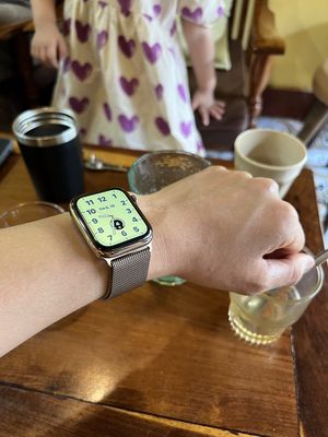 Apple watch 4 bản thép esim