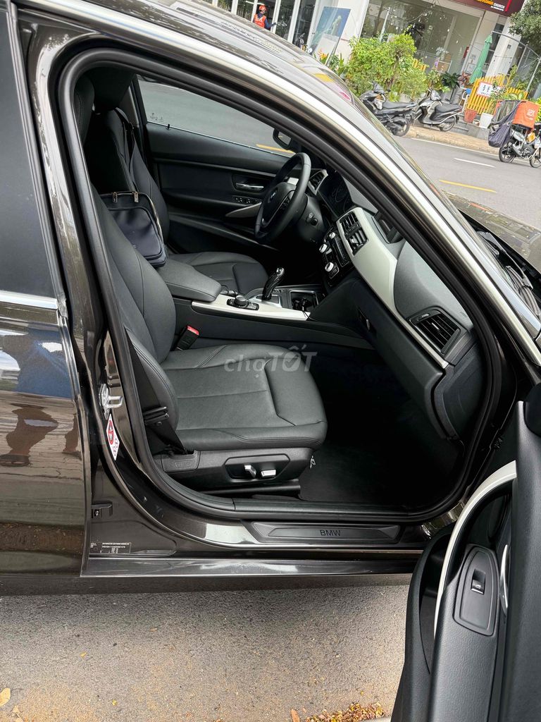 BMW 3 Series 2015 320i - 45000 km. Mua bán Ô tô tại Quận 7 Tp Hồ Chí Minh được đăng bởi Bao le hình 5