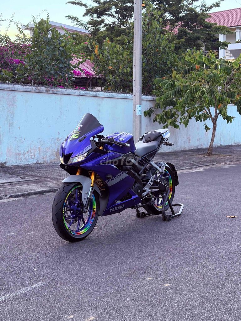 Зеленая ручная тележка Yamaha R15 v3