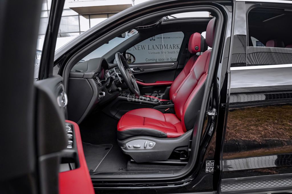Porsche Macan 2021 màu đen ghế đỏ cực đẹp. Mua bán Ô tô tại Quận 7 Tp Hồ Chí Minh được đăng bởi Hoàn Lee Xe Lướt hình 16