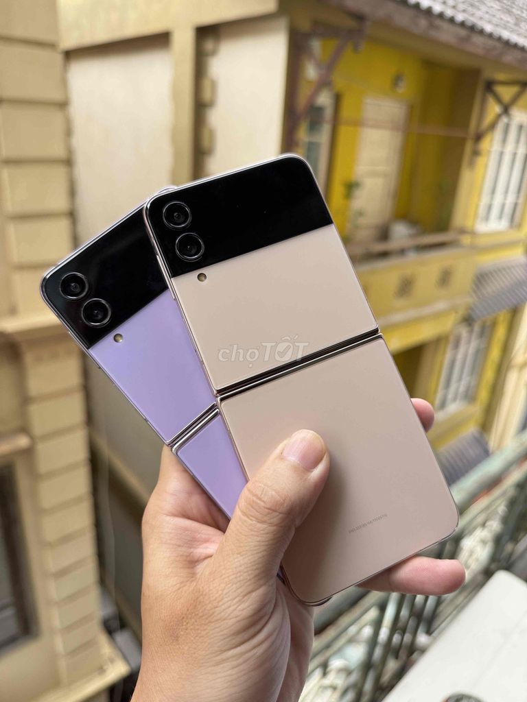 Samsung Zflip 4 Tím, Vàng kem 98-99%. Mua bán Điện thoại tại Quận Cầu Giấy Hà Nội được đăng bởi Dũng hình 1
